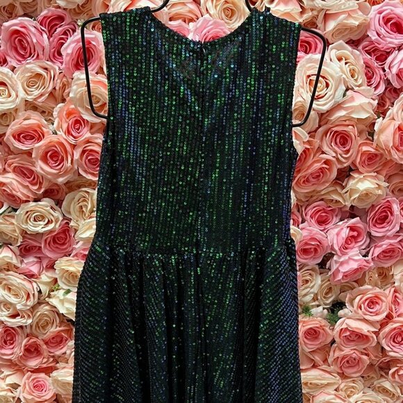 Little Girls Sequined Dress - Picture 4 of 4